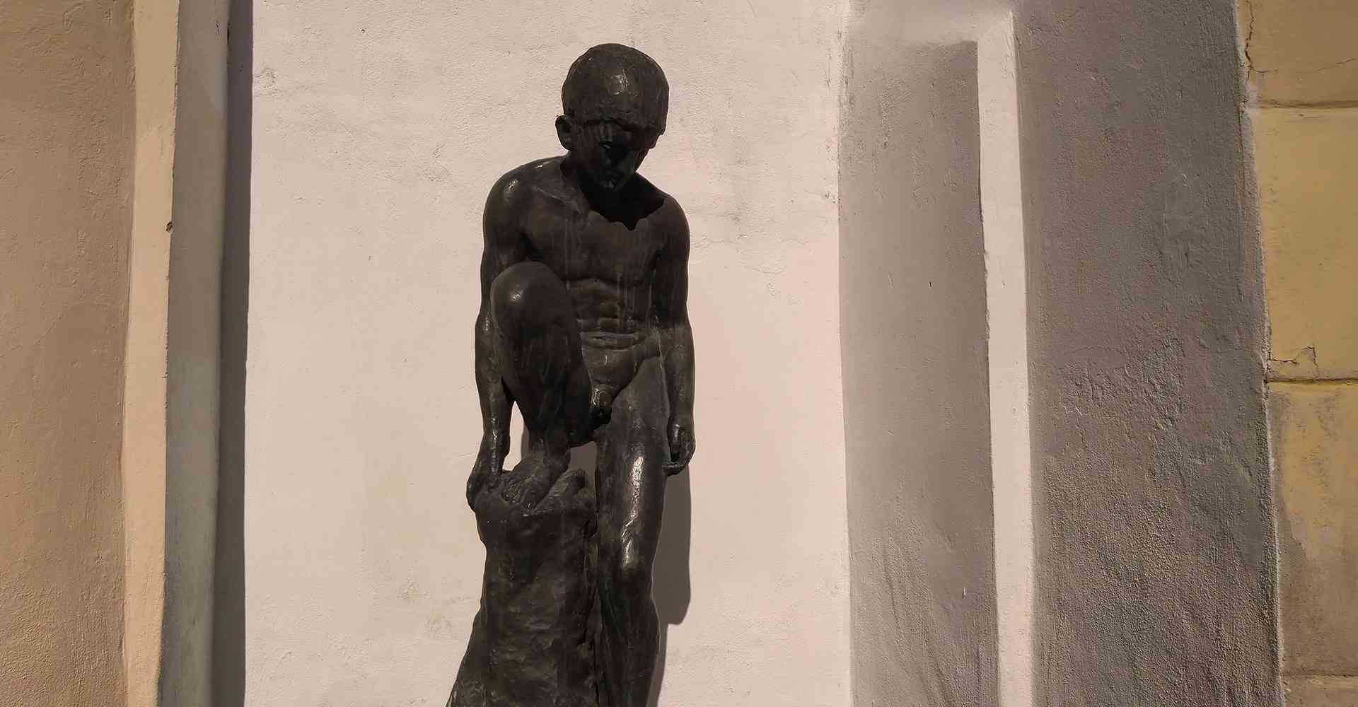 Szentendre_Őri-Art_Gallery_H10-Statue_of_the_little_boy